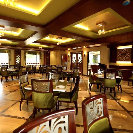 The Pinnacle Inn Sarnath Варанаси Экстерьер фото