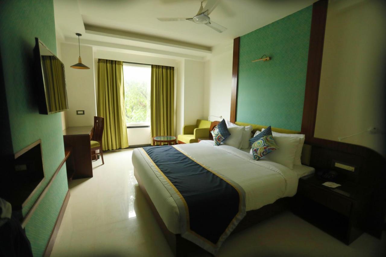 The Pinnacle Inn Sarnath Варанаси Экстерьер фото