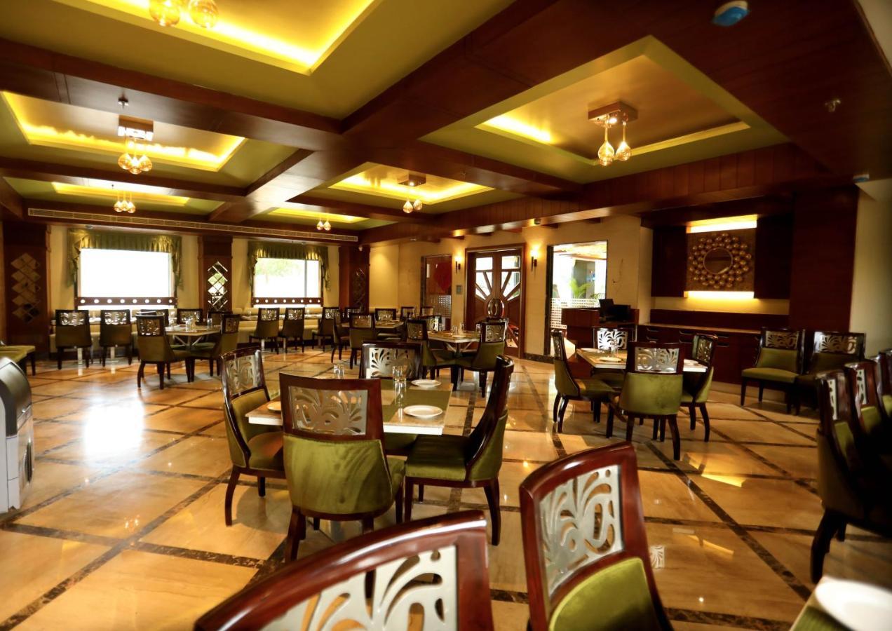The Pinnacle Inn Sarnath Варанаси Экстерьер фото